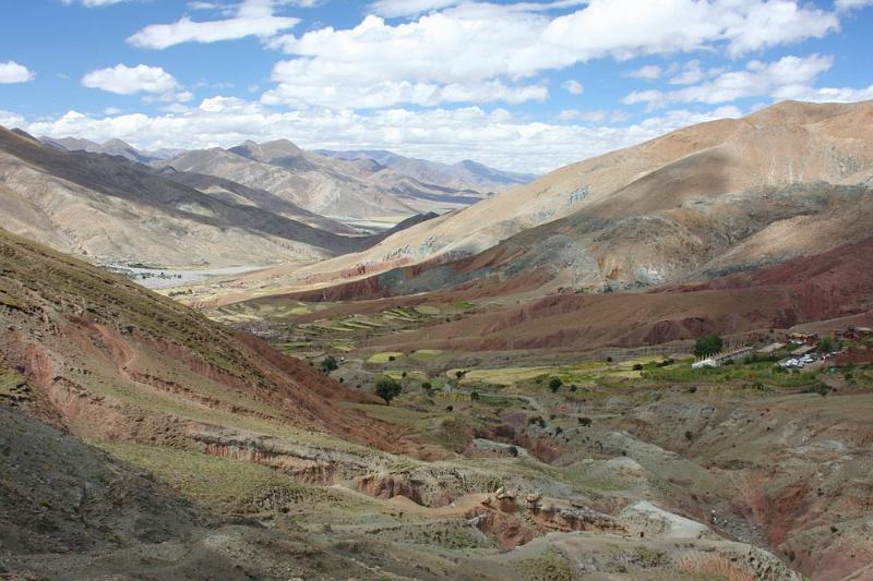 140 A view from the Chak La Pass.jpg
